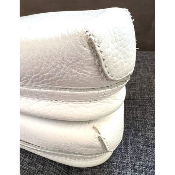 Minnetonka Women's White Leather Thunderbird Boat Sole Moccasin - US Size 6 - Picture 2 of 16